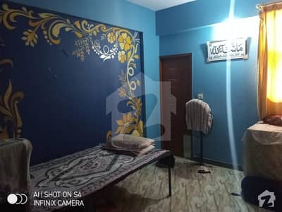 In Lyari Town 1st Floor Flat For Sale Sized 915  Square Feet