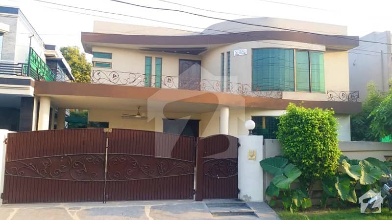 Classic Design Kanal Owner Build Beautiful Layout Bungalow For Sale In Dha Phase 4