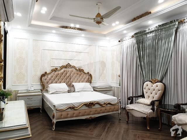 ایم ایم عالم روڈ گلبرگ لاہور میں 9 کمروں کا 5 کنال مکان 7.5 لاکھ میں کرایہ پر دستیاب ہے۔