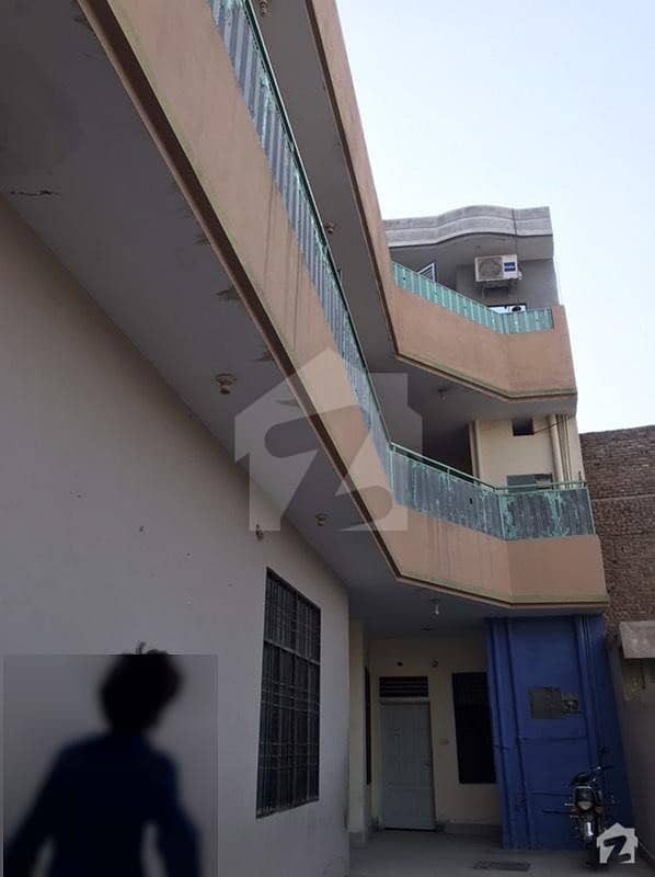 یونیورسٹی روڈ پشاور میں 10 کمروں کا 11 مرلہ فلیٹ 3.25 کروڑ میں برائے فروخت۔