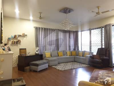 ویسٹ وُوڈ ہاؤسنگ سوسائٹی لاہور میں 7 کمروں کا 2 کنال مکان 6 کروڑ میں برائے فروخت۔
