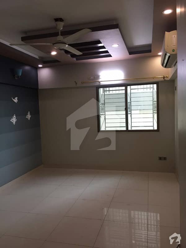 3 Bed Dd Well Maintained Apartment On Rent