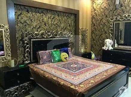 جوہر ٹاؤن لاہور میں 5 کمروں کا 10 مرلہ مکان 2.65 کروڑ میں برائے فروخت۔