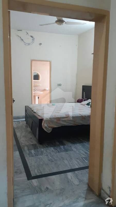 Room In Gulberg  For Ladies Only
