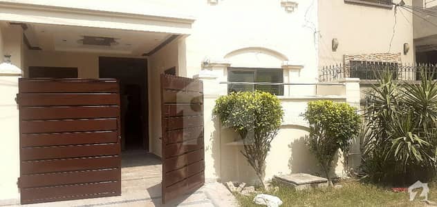 پی جی ای سی ایچ ایس فیز 2 پنجاب گورنمنٹ ایمپلائیز سوسائٹی لاہور میں 3 کمروں کا 5 مرلہ مکان 1.1 کروڑ میں برائے فروخت۔