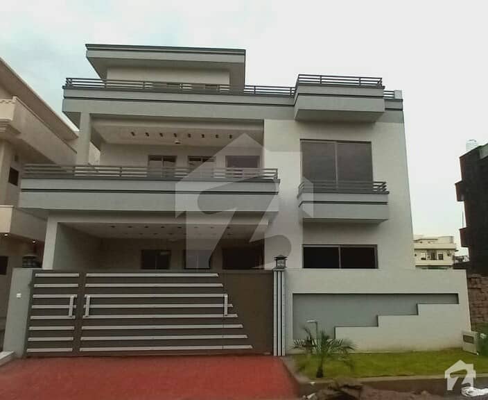 10 Marla Double Storey House Is Available For Saw