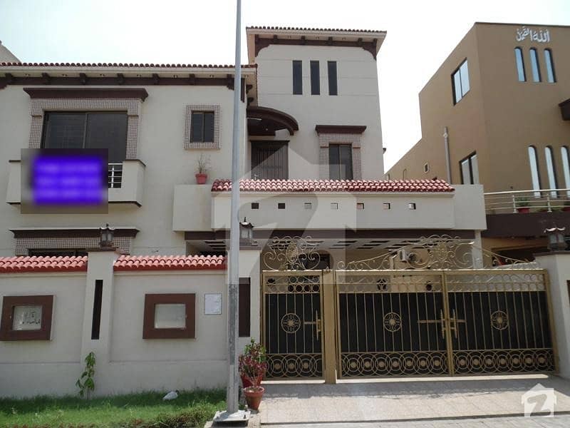 10 Marla Like A New House Ideal Loction For Rent In Bahria Town Lahore