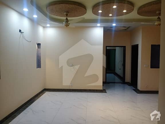ماڈل ٹاؤن لاہور میں 4 کمروں کا 1 کنال مکان 5.25 کروڑ میں برائے فروخت۔