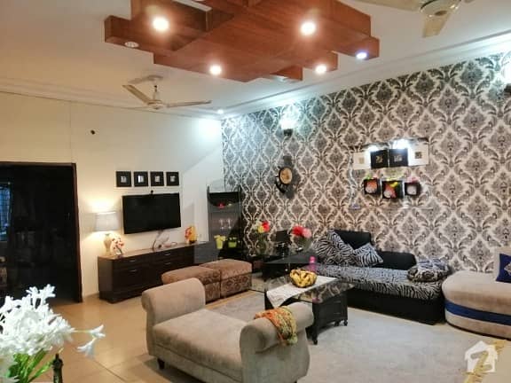 جوہر ٹاؤن فیز 2 - بلاک آر جوہر ٹاؤن فیز 2 جوہر ٹاؤن لاہور میں 4 کمروں کا 10 مرلہ مکان 1.75 کروڑ میں برائے فروخت۔