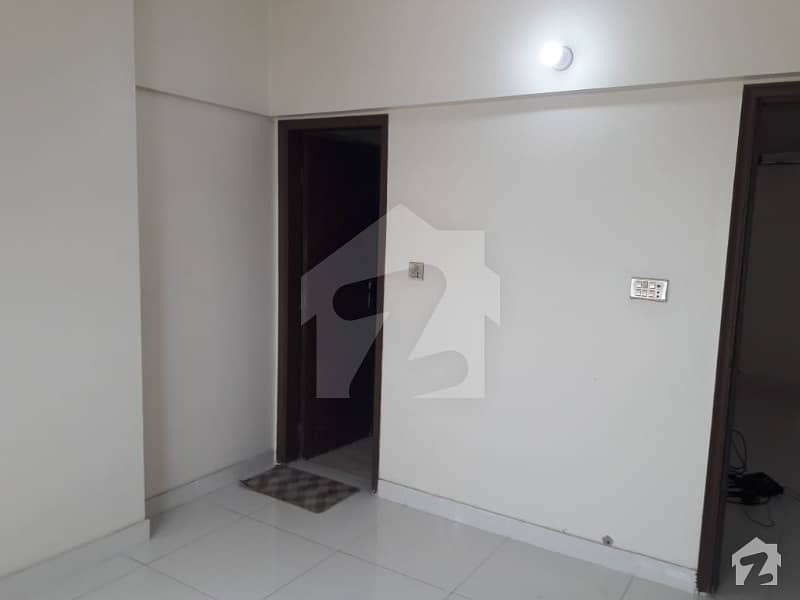 New 3 Beds Dd  2nd Floor Portion For Rent