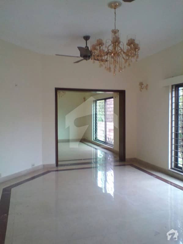 ایڈن ایوینیو ایڈن لاہور میں 2 کمروں کا 3 مرلہ مکان 55 لاکھ میں برائے فروخت۔
