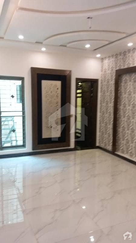 ماڈل ٹاؤن لاہور میں 4 کمروں کا 2 کنال مکان 12 کروڑ میں برائے فروخت۔