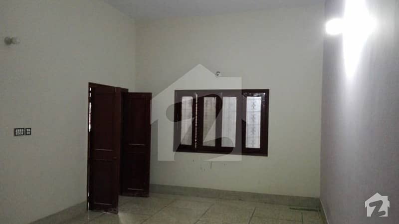 256 Sq. Yards 3rd Floor Fully Constructed, Near To Road Street Number 5