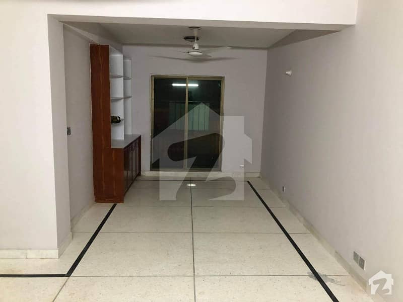 1380  Square Feet Flat Available For Sale In G-7