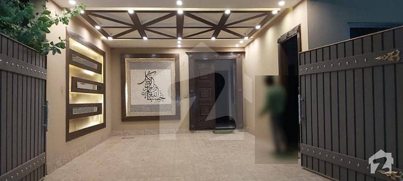 جی سی پی ہاؤسنگ اسکیم لاہور میں 5 کمروں کا 10 مرلہ مکان 2.4 کروڑ میں برائے فروخت۔