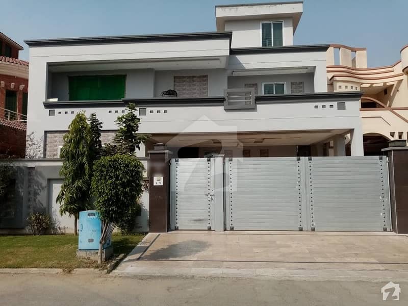 House In DC Colony For Sale