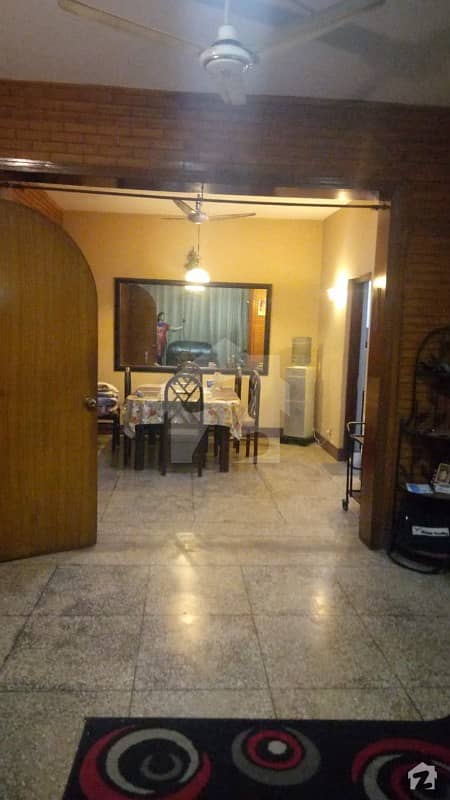 Iqbal Town Kamran Block Facing Park 4 Bedroom With Attach Bath Solid House