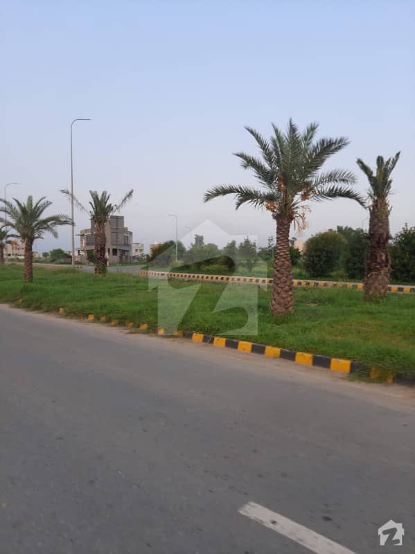 ڈی ایچ اے فیز 8 - بلاک ٹی فیز 8 ڈیفنس (ڈی ایچ اے) لاہور میں 1 کنال رہائشی پلاٹ 2.4 کروڑ میں برائے فروخت۔ ڈی ایچ اے فیز 8 - بلاک ٹی فیز 8 ڈیفنس (ڈی ایچ اے) لاہور میں 1 کنال رہائشی پلاٹ 2.4 کروڑ میں برائے فروخت۔