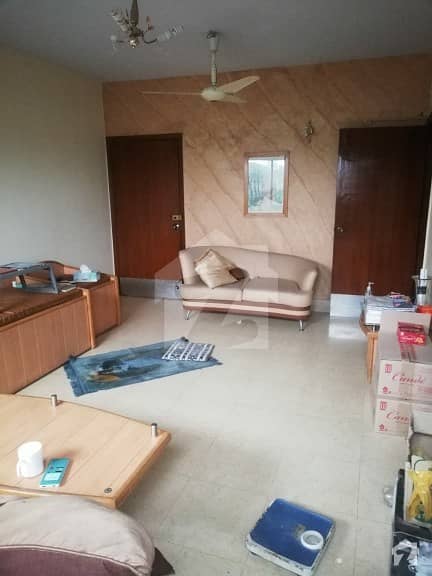 پی ای سی ایچ ایس بلاک 2 پی ای سی ایچ ایس جمشید ٹاؤن کراچی میں 3 کمروں کا 10 مرلہ فلیٹ 65 ہزار میں کرایہ پر دستیاب ہے۔
