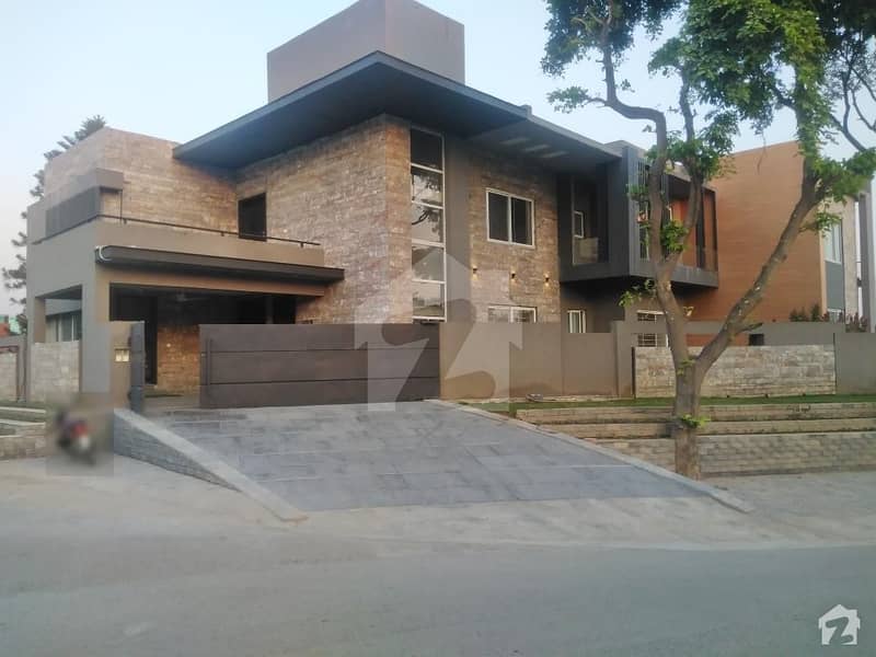 Triple Storey House With Basement Is Available For Sale