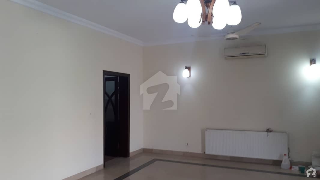 In Bahria Town Rawalpindi House Sized 10 Marla For Rent