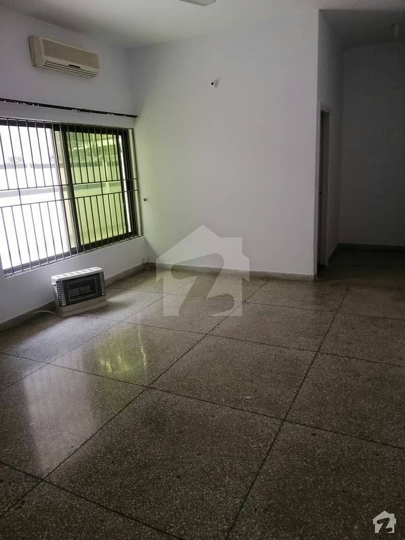 Perfect 2450 Square Feet House In G-8 For Rent