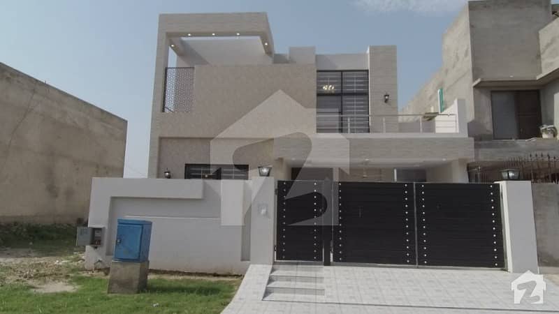10 Marla Brand New Bungalow For Sale In Woods Block Of Paragon City Lahore