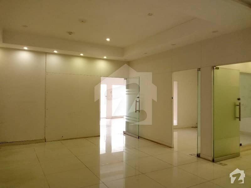 Dha 08 Marla Commercial 1st Floor With Lift Available At Excellent Location