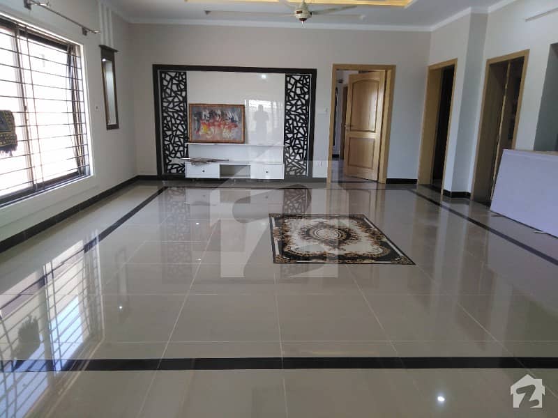 Ground Portion 12 Marla Available For Rent In Bahria Town Phase 8 Sector B