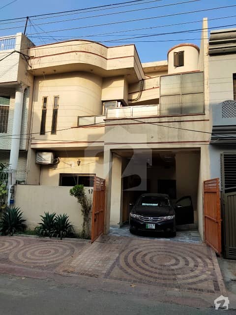 جوہر ٹاؤن فیز 1 - بلاک جی جوہر ٹاؤن فیز 1 جوہر ٹاؤن لاہور میں 5 کمروں کا 10 مرلہ مکان 2.1 کروڑ میں برائے فروخت۔