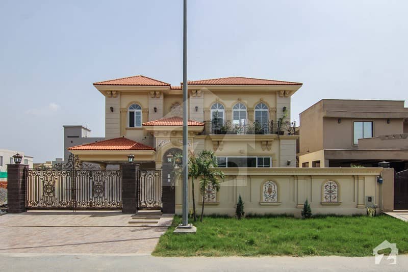 1 Kanal Luxurious Bungalow For Rent In Dha Phase 5