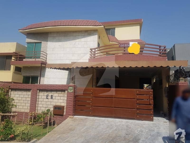 4500  Square Feet House In Central Dha Defence For Rent