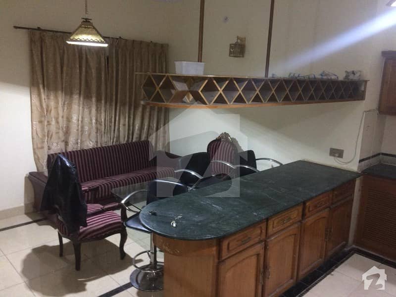 10 Marla Fully Furnished House In Main Cantt Server Road Very Good Location