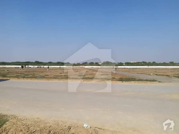 162 Sq. Yards Leased Corner Plot On 60 Feet Wide Road