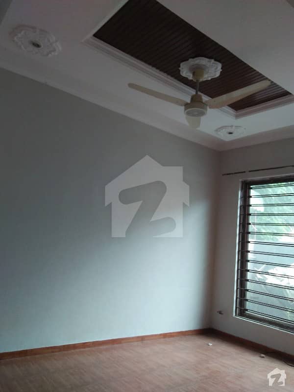 G-13/4 House 25x40 Upper Portion For Rent Available Near Market And Near Main Road