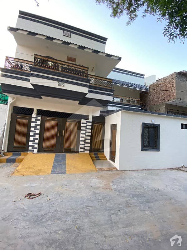 Stunning 2160  Square Feet House In Qasim Town Available