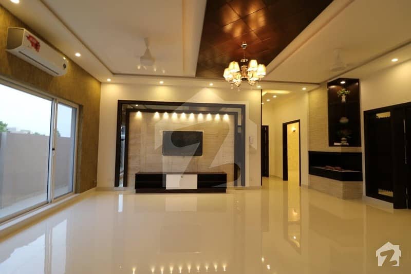 1 Kanal Luxurious House Is Available For Rent Near Golf Course Beautiful View