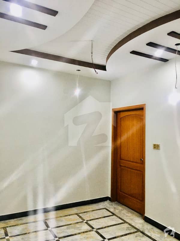 ورسک روڈ پشاور میں 4 کمروں کا 3 مرلہ مکان 80 لاکھ میں برائے فروخت۔