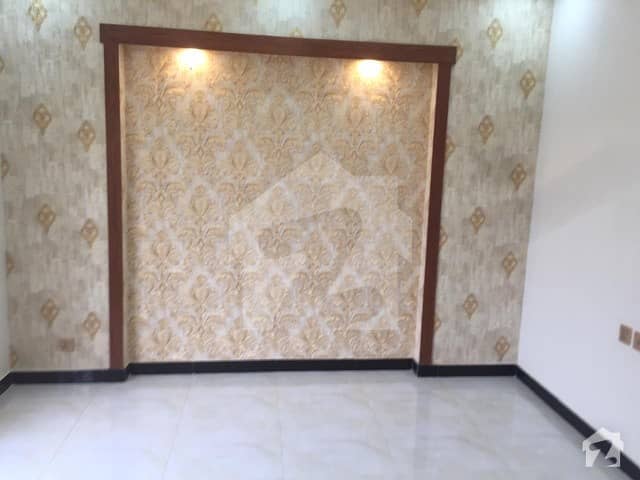 لیک سٹی ۔ سیکٹرایم ۔ 7 لیک سٹی رائیونڈ روڈ لاہور میں 4 کمروں کا 5 مرلہ مکان 1.25 کروڑ میں برائے فروخت۔