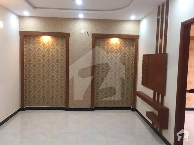 لیک سٹی ۔ سیکٹرایم ۔ 7 لیک سٹی رائیونڈ روڈ لاہور میں 3 کمروں کا 5 مرلہ مکان 1.2 کروڑ میں برائے فروخت۔