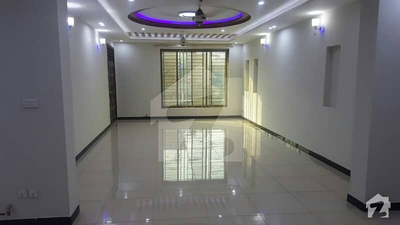 2450  Square Feet House Is Available For Sale In G-13