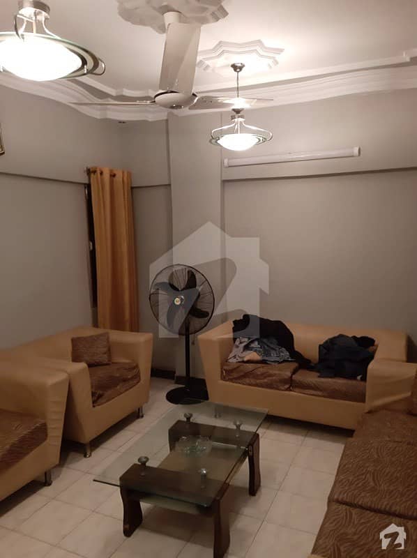 Flat In Gulshan-E-Iqbal Town Sized 900  Square Feet Is Available