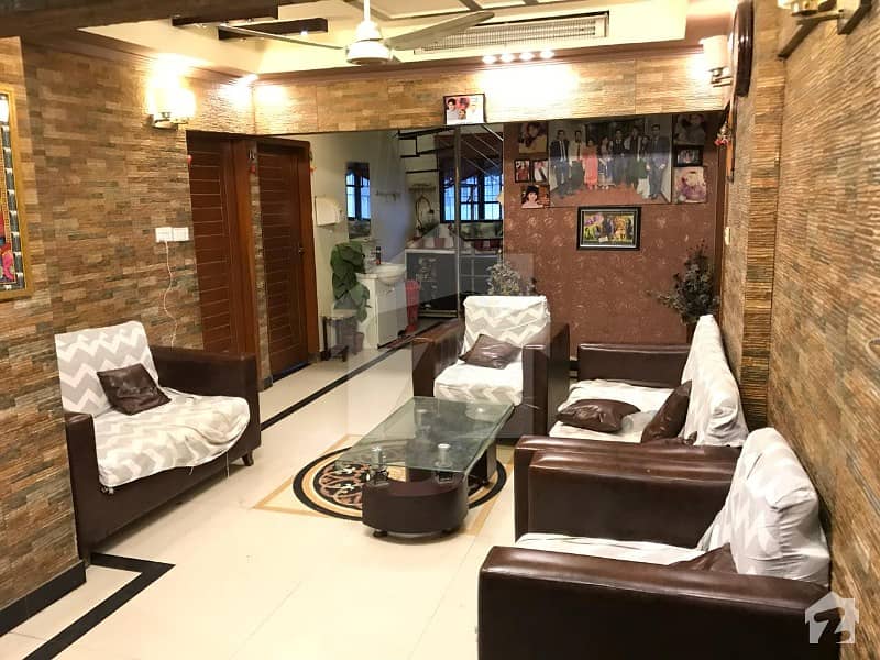 کلفٹن ۔ بلاک 2 کلفٹن کراچی میں 6 کمروں کا 16 مرلہ پینٹ ہاؤس 3 کروڑ میں برائے فروخت۔