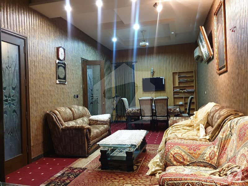 جوہر ٹاؤن لاہور میں 4 کمروں کا 1 کنال مکان 3.85 کروڑ میں برائے فروخت۔