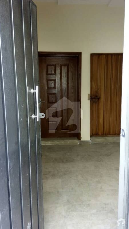 شیرشاہ کالونی - راؤنڈ روڈ لاہور میں 4 کمروں کا 3 مرلہ مکان 68 لاکھ میں برائے فروخت۔