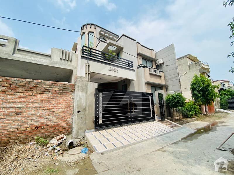 Mian Farooq Estate Offer 10 Marla Half Triple Story With Basement VIP Beautiful House For Sale In Amir Town Harbans Pura Lhr