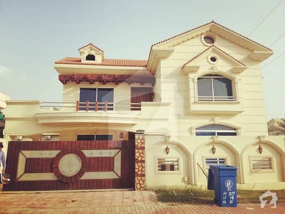 A Beautiful And Levish House For Rent In Bahria Town Phase 3
