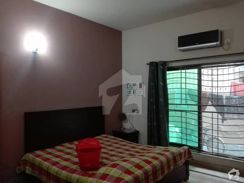 ایل ڈی اے ایوینیو ۔ بلاک جے ایل ڈی اے ایوینیو لاہور میں 5 کمروں کا 10 مرلہ مکان 1.85 کروڑ میں برائے فروخت۔