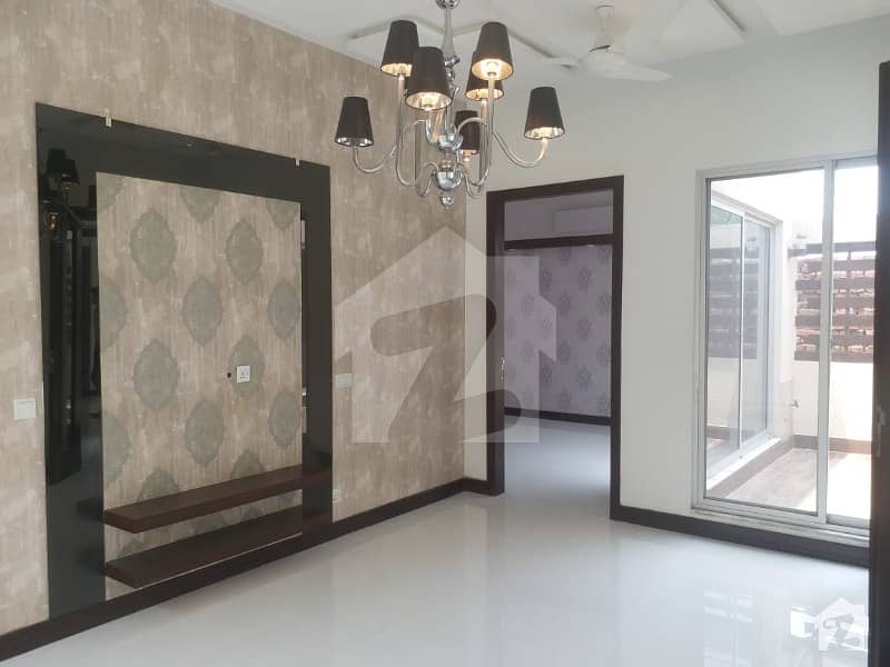 10 Marla Almost Brand New Upper Portion For Rent In Phase 4 Dha