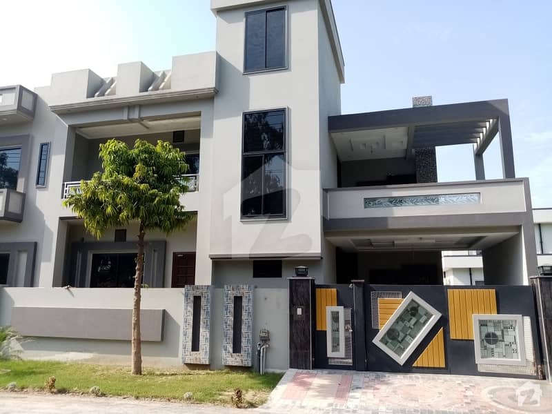 1 Kanal House Available For Sale In DC Colony